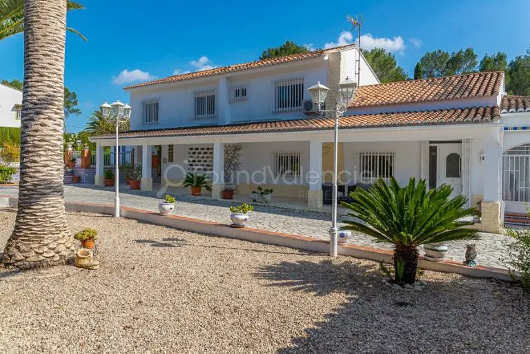 Property for sale with additional guest house in Xativa, Valencia