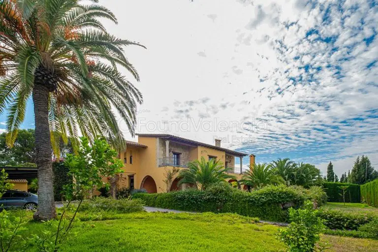 Very Large home 5 minutes from La Eliana Valencia