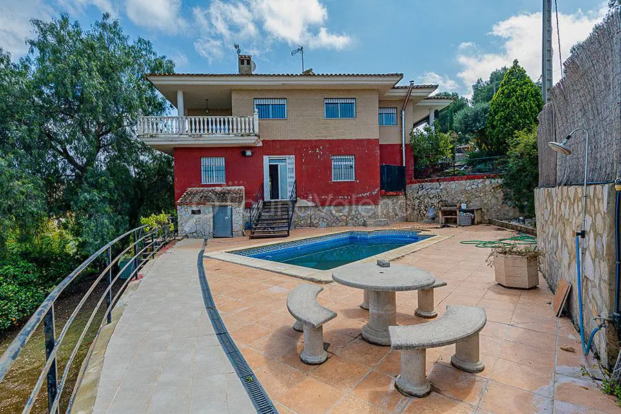 Charming spacious villa in Alberique