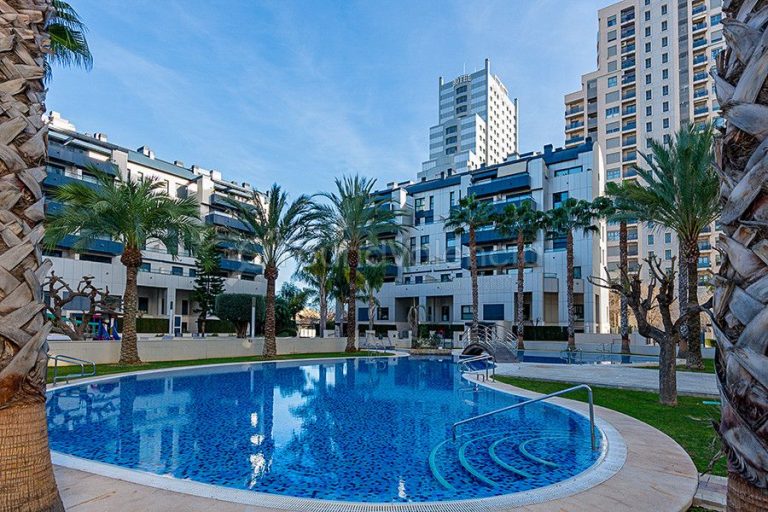 Excellent apartment located in an excellent area of Valencia.