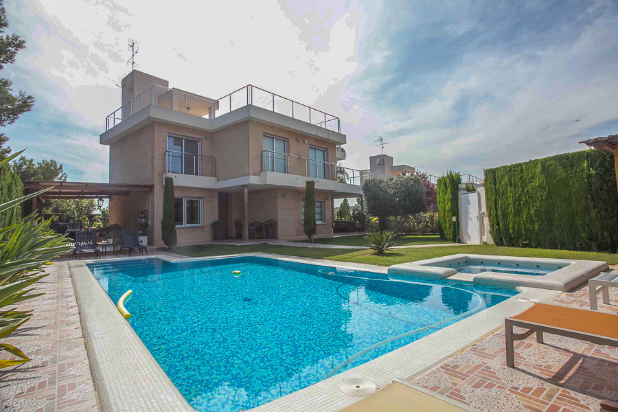 Large modern property in Puzol Valencia