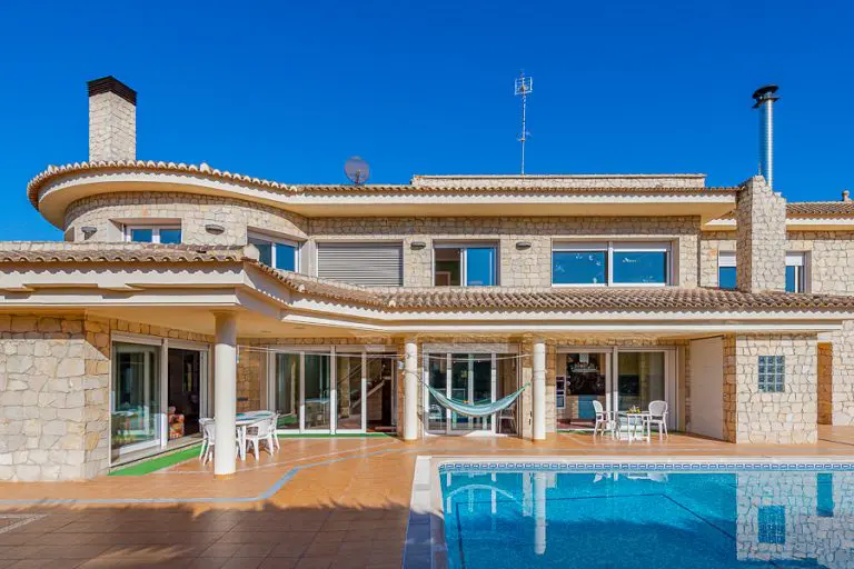 Magnificent villa in Torres de Portaceli, Serra