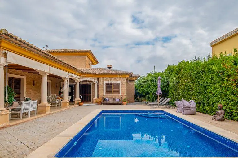 Wonderful Villa in Torre en Conill Valencia