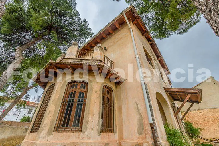 History House in the centre of Godella only minutes from Valencia.