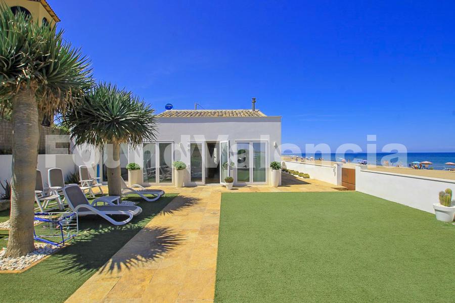 Stunning Modern Villa on Las Marinas Beach in Denia