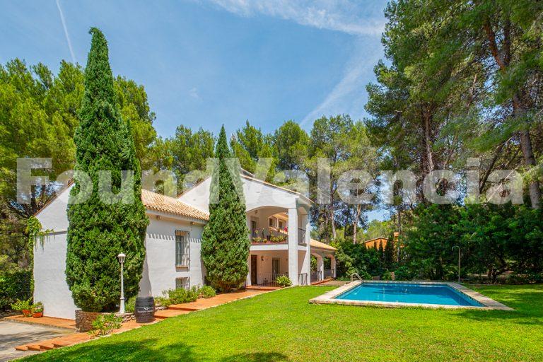 A beautiful family home for sale in Alberique, Valencia