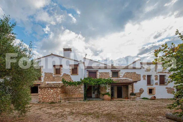 Elegant Country Hotel in the Sierra de Bocairent