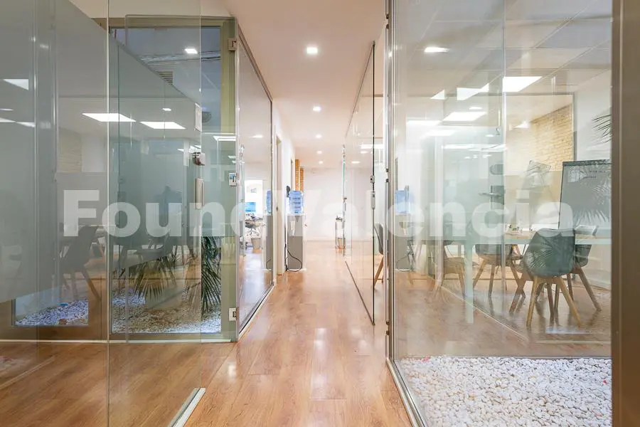 Exclusive Ground Floor for Sale in the Heart of Valencia