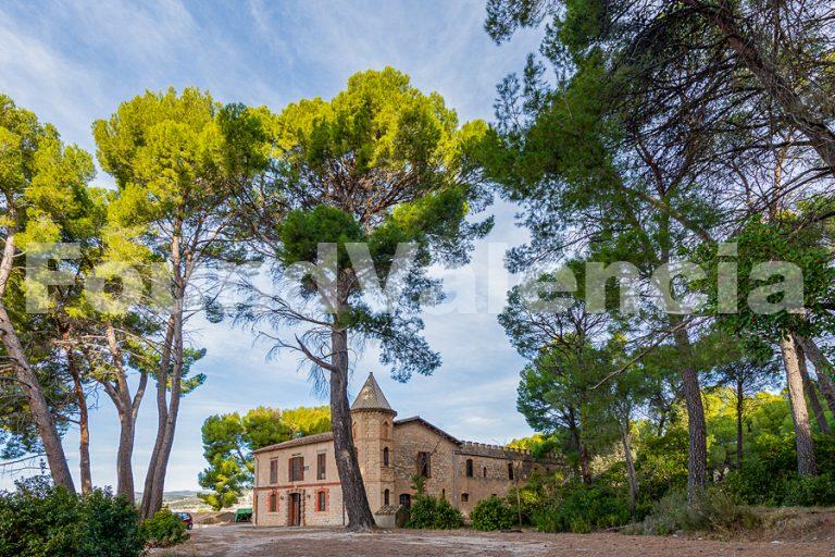 19th Century Country House with Noble Charm in Alicante