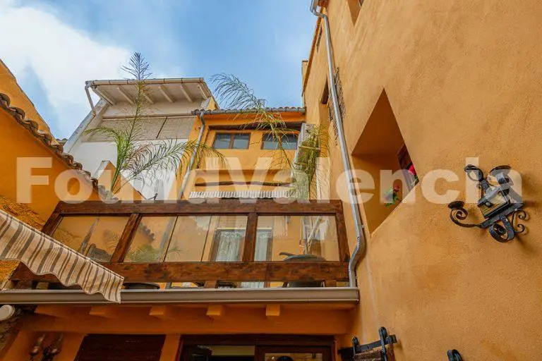 Restored village town house in Albaida