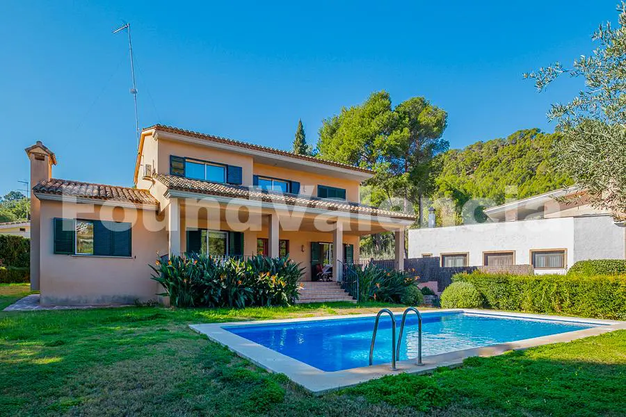 ​Stunning family home in Naquera Valencia