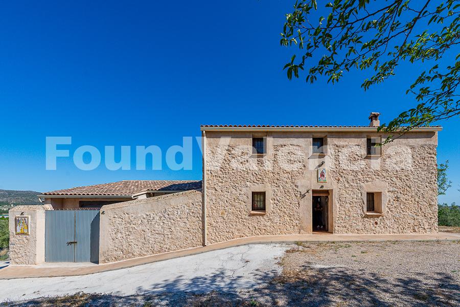 Country house in Bocairent Valencia for sale.