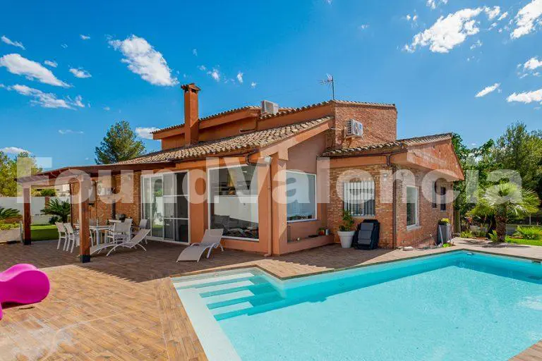 Beautiful family home 3k from La Eliana, Valencia