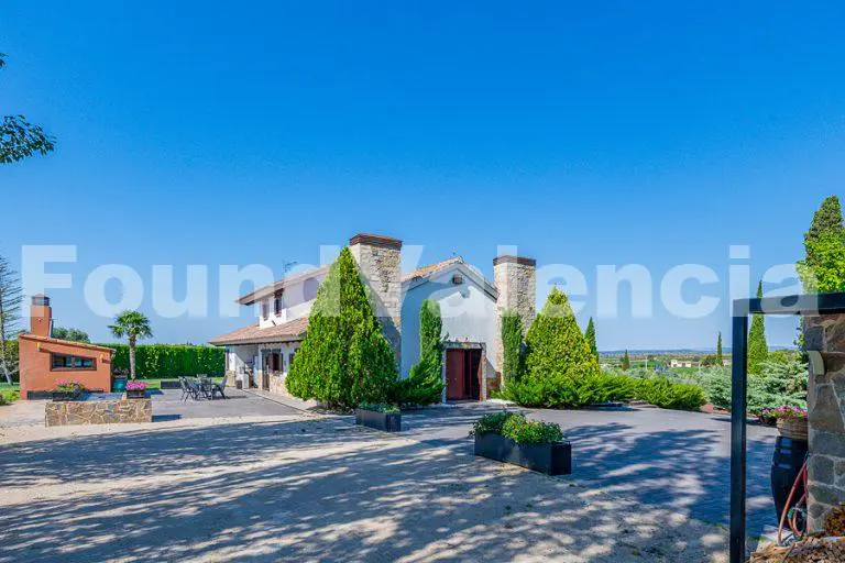 Exclusive Country Estate in Requena, Valencia