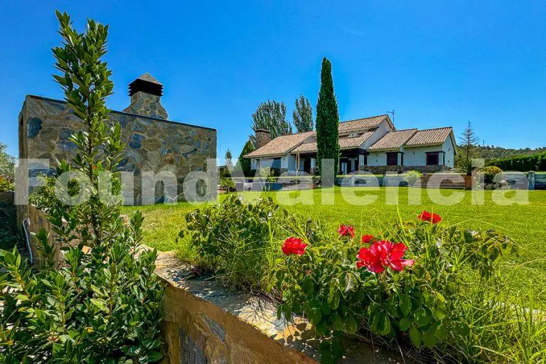 Private country home in Requena Valencia