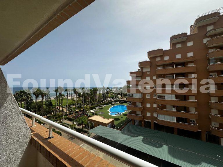 Bright Apartment by the Sea in Marina d’Or