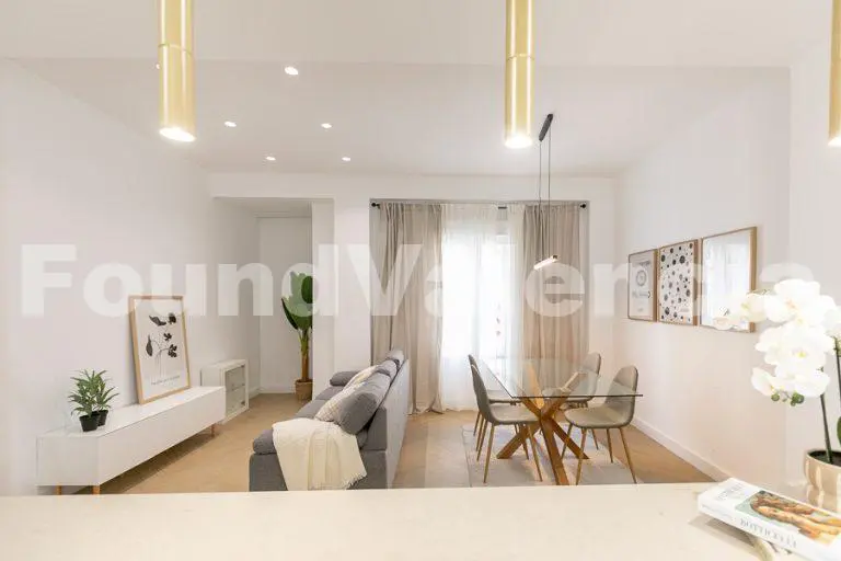 Modern and Bright Renovated Apartment in the Heart of Ruzafa