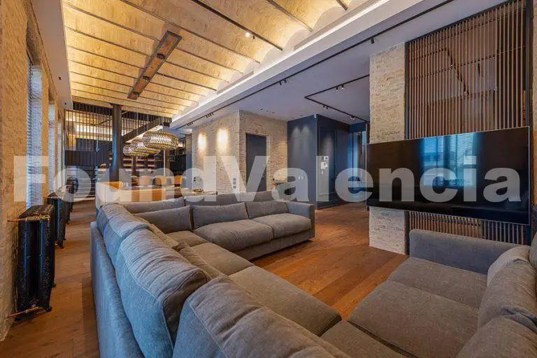 One of the city’s finest homes in PLa de Remei,Valencia.