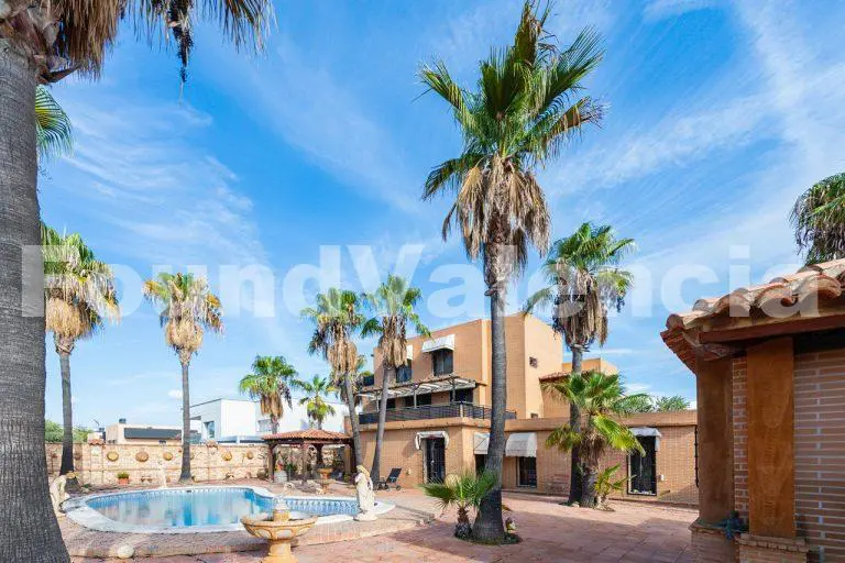 Stunning property in Torre en conill, Valencia