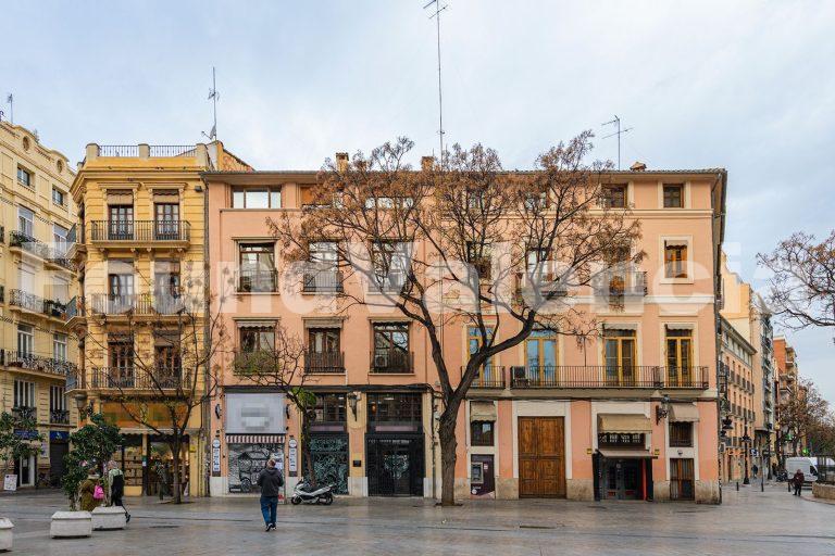 Office for Rent with Exclusive Views of the Torres de Serrano