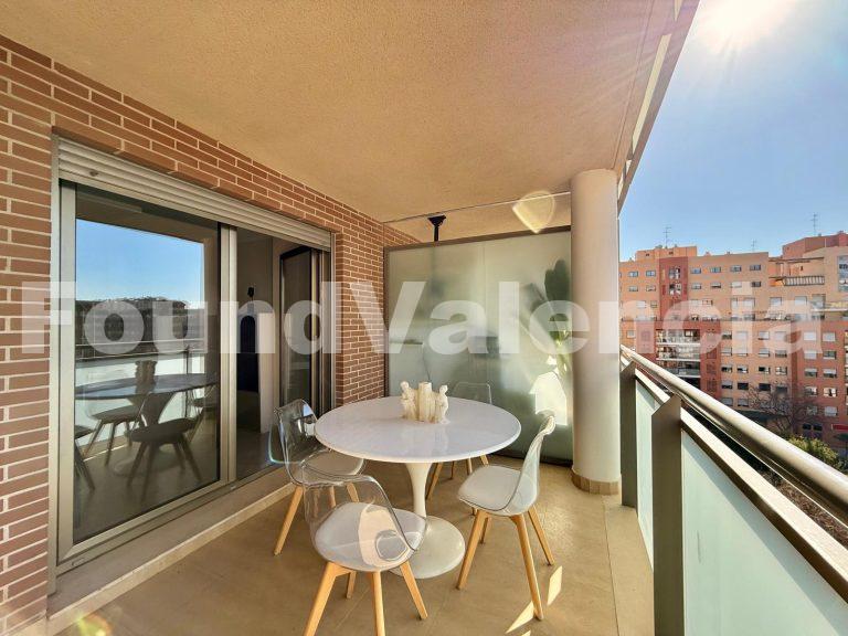 STUNNING SHORT-TERM RENTAL WITH TERRACE AND POOL