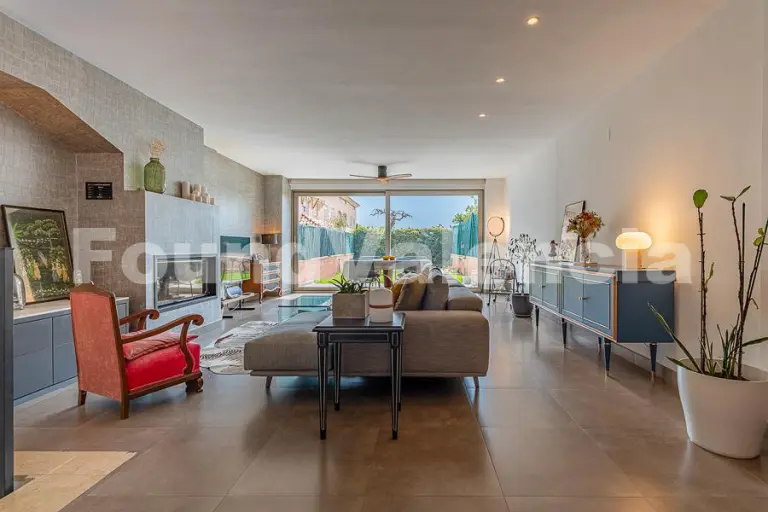 Magnificent townhouse in Moncada, very close to Valencia.