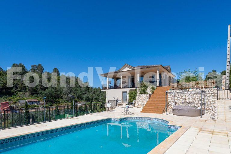 Nature, views and tourist potential just minutes from Chella