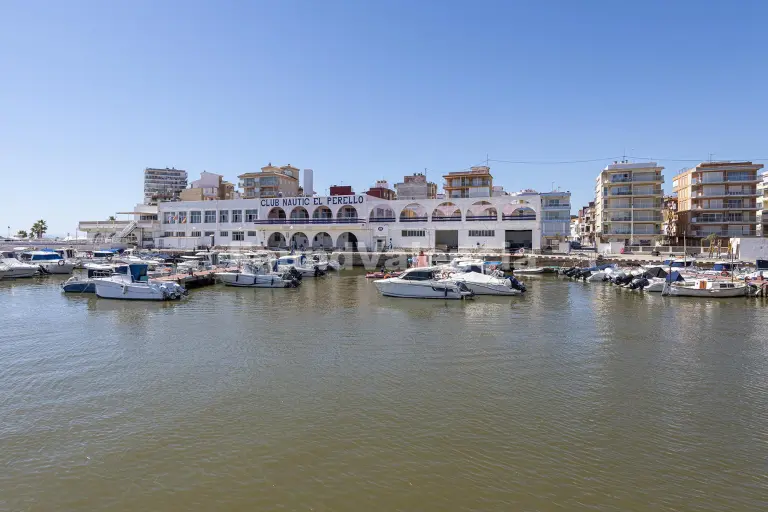 Penthouse with Terrace and Sea Views in El Perellonet, Valencia