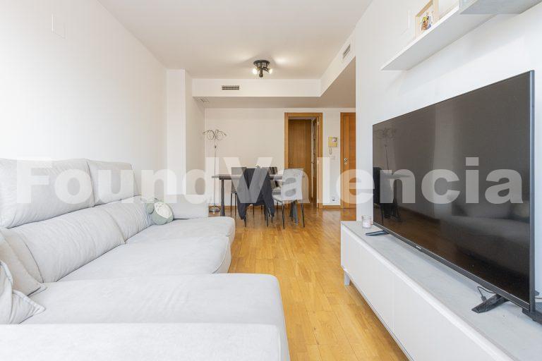 Investment opportunity: rented apartment with solid return in Manises