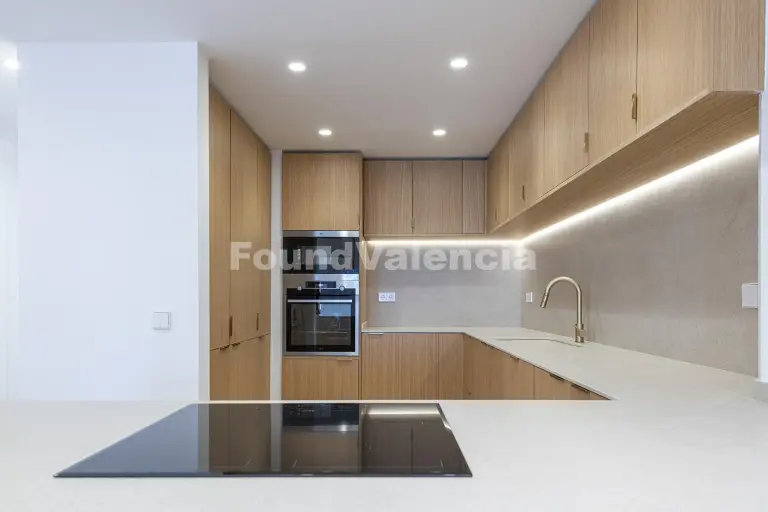 Elegant brand-new property on Calle Quart, Valencia