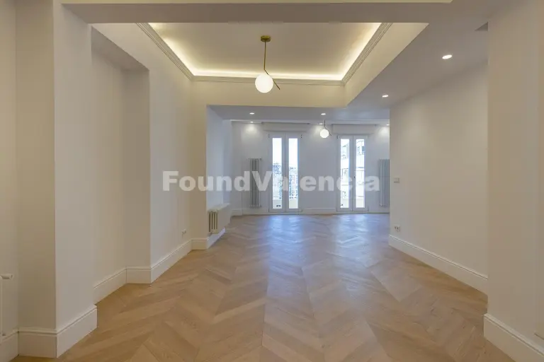 Elegant brand-new property on Calle Quart, Valencia