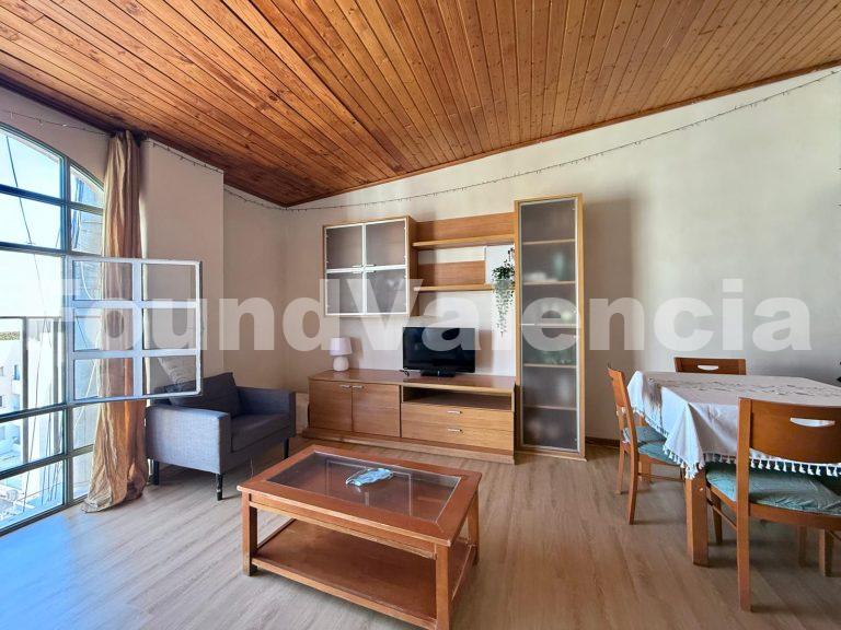 Bright short-term rental on Conde de Altea