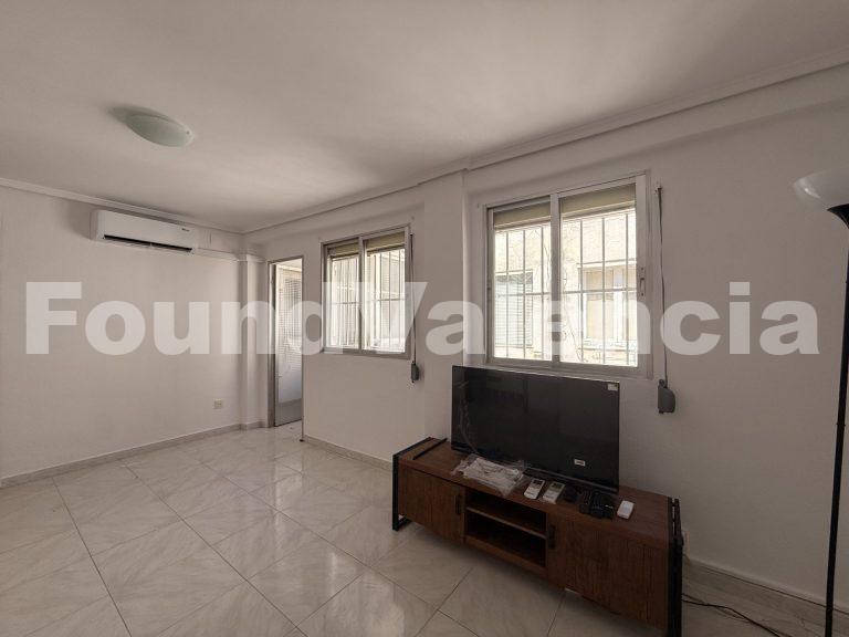 APARTMENT FOR SALE IN BENICALAP – IDEAL FOR INVESTORS