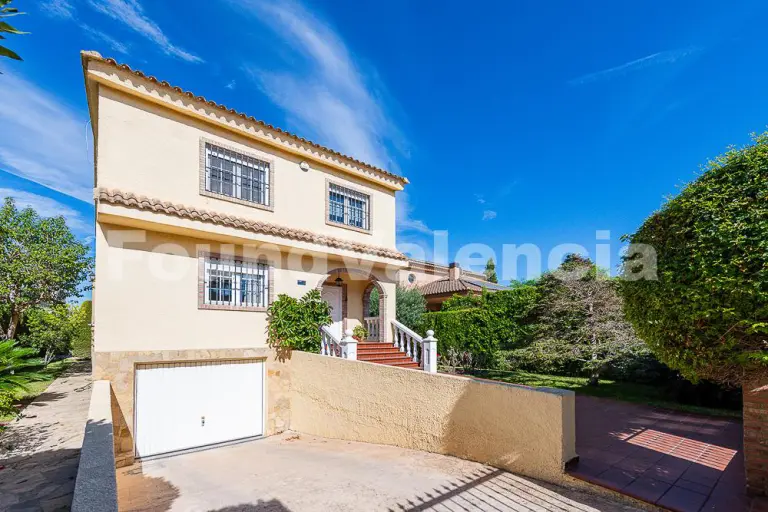 Elegant Family Home in Las Tablas, La Eliana, Valencia. 1 Elegant Family Home in Las Tablas, La Eliana, Valencia.