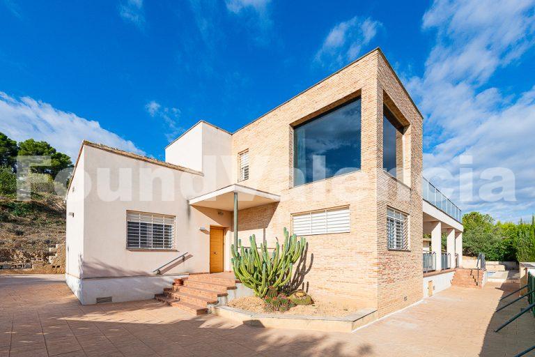 Modern country home in Balcon de Montroy Valencia