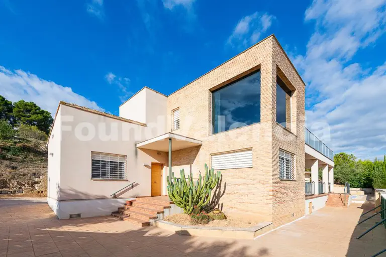 Modern country home in Balcon de Montroy Valencia