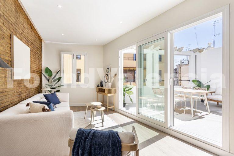 Spectacular penthouse with terrace next to Valencia’s Town Hall Square