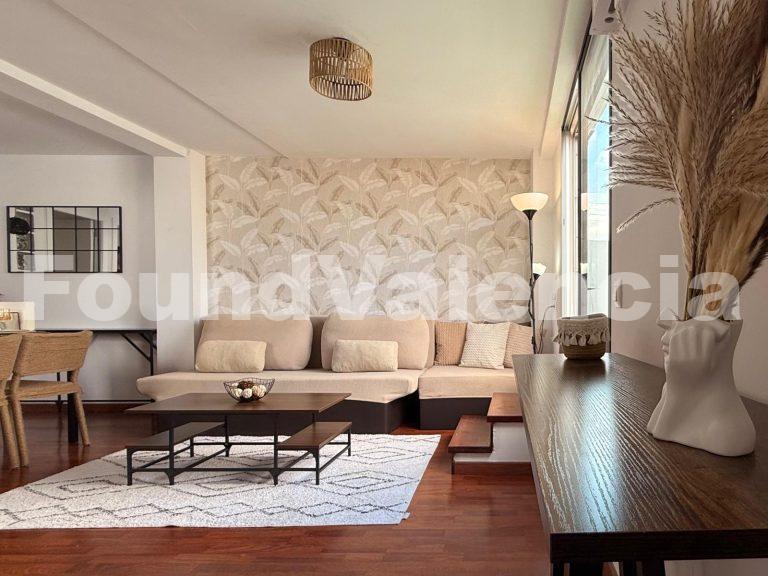 Bright penthouse in En Corts