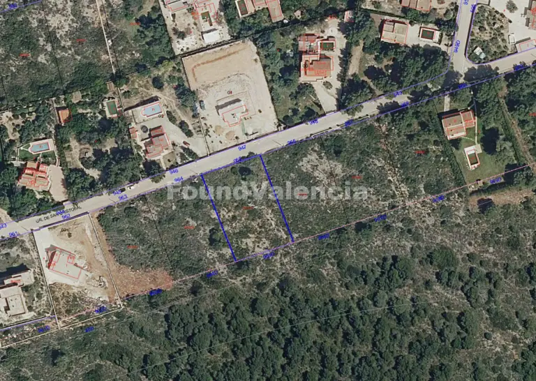 Urban Plot with Stunning Views and Great Potential in San Cristóbal