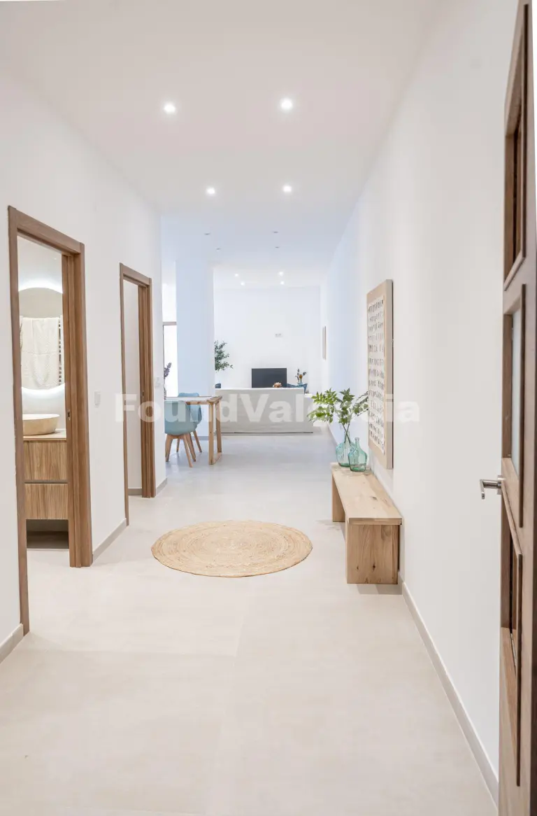 A Newly Renovated Ground Floor Home with Private Patio 3 A Newly Renovated Ground Floor Home with Private Patio