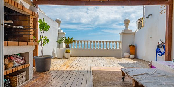 335742-real-estate-realtors-valencia-spain-21-of-25