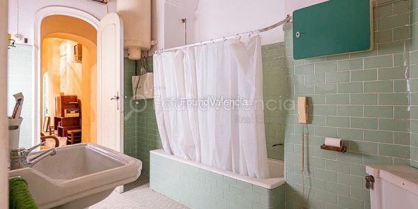 356839-buildings-for-sale-in-valencia-city-spain-9-of-26