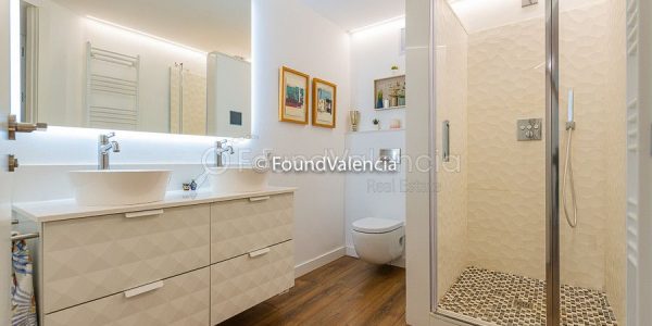357922-luxury-homes-for-sale-valencia-31-of-34