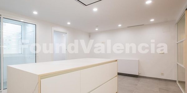 Found Valencia Luxury homes (14 of 34)
