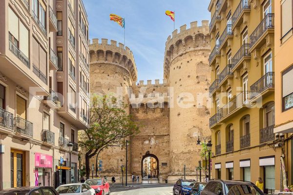 Renovated apartment in Torres De Quart Valencia