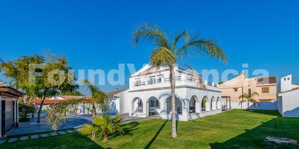 Found Valencia Property Spain (1 of 25)