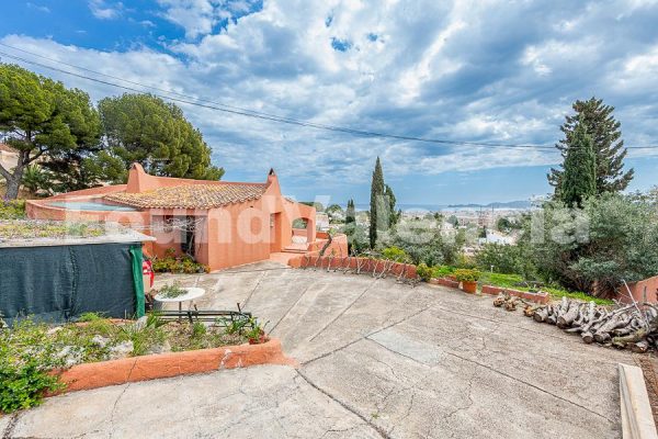 Signature Mediterranean Villa Overlooking the Coast of Jávea