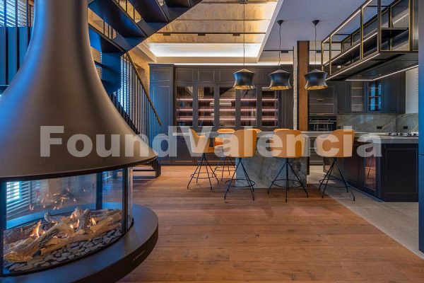 One of the city’s finest homes in PLa de Remei,Valencia.