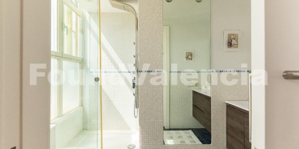 Found Valencia Property Spain (16 of 25)