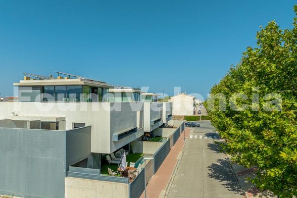 Your Dream Home in Alquería de la Condesa close to Oliva.